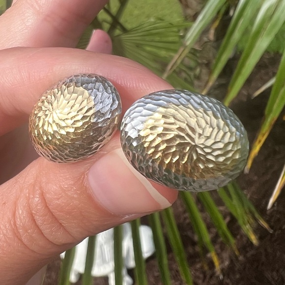 Bel Oro 18KT white Yellow Gold two tone Omega Clip pierced Earrings textured 18k - Picture 5 of 16